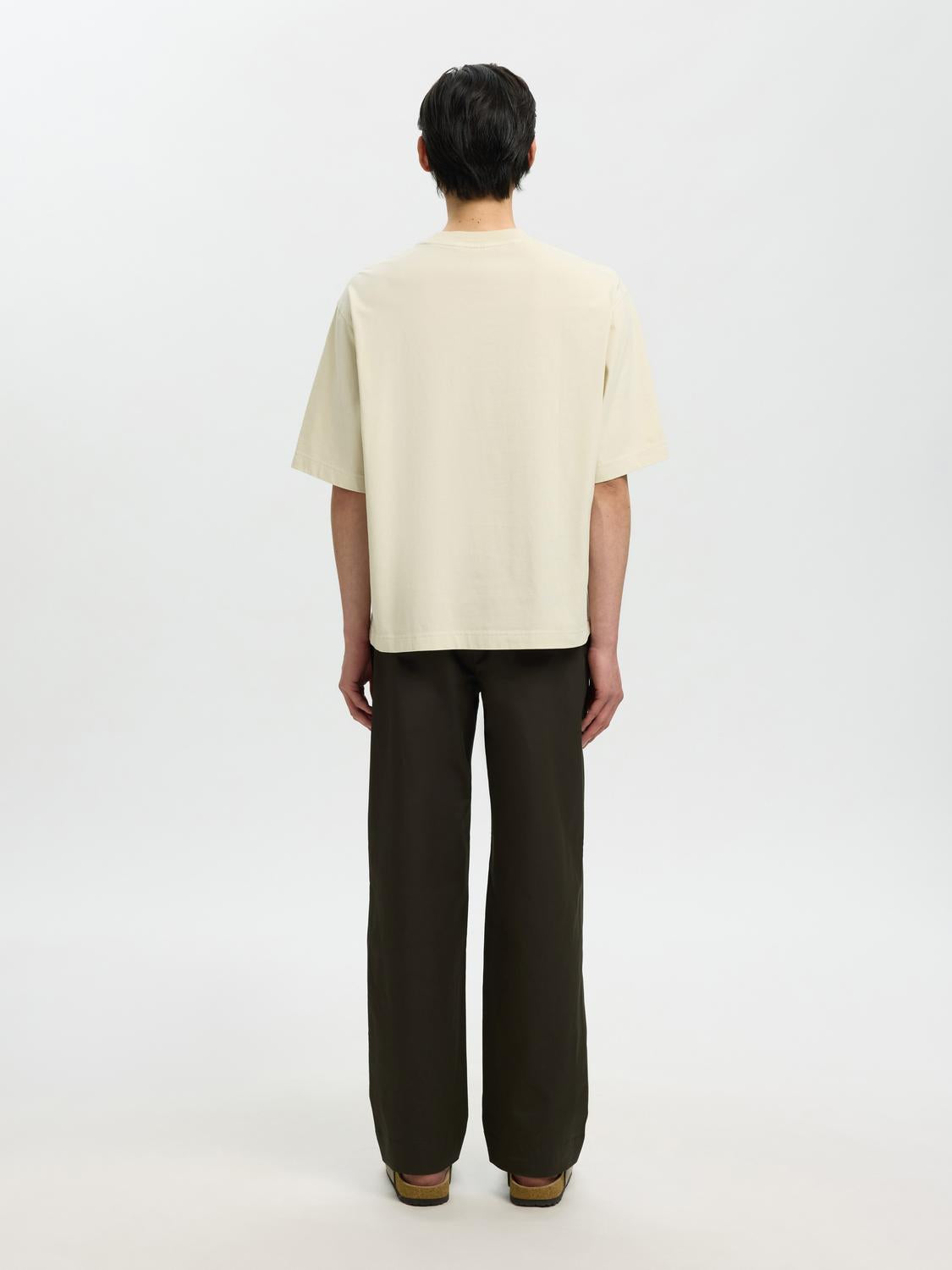 model_shot-back